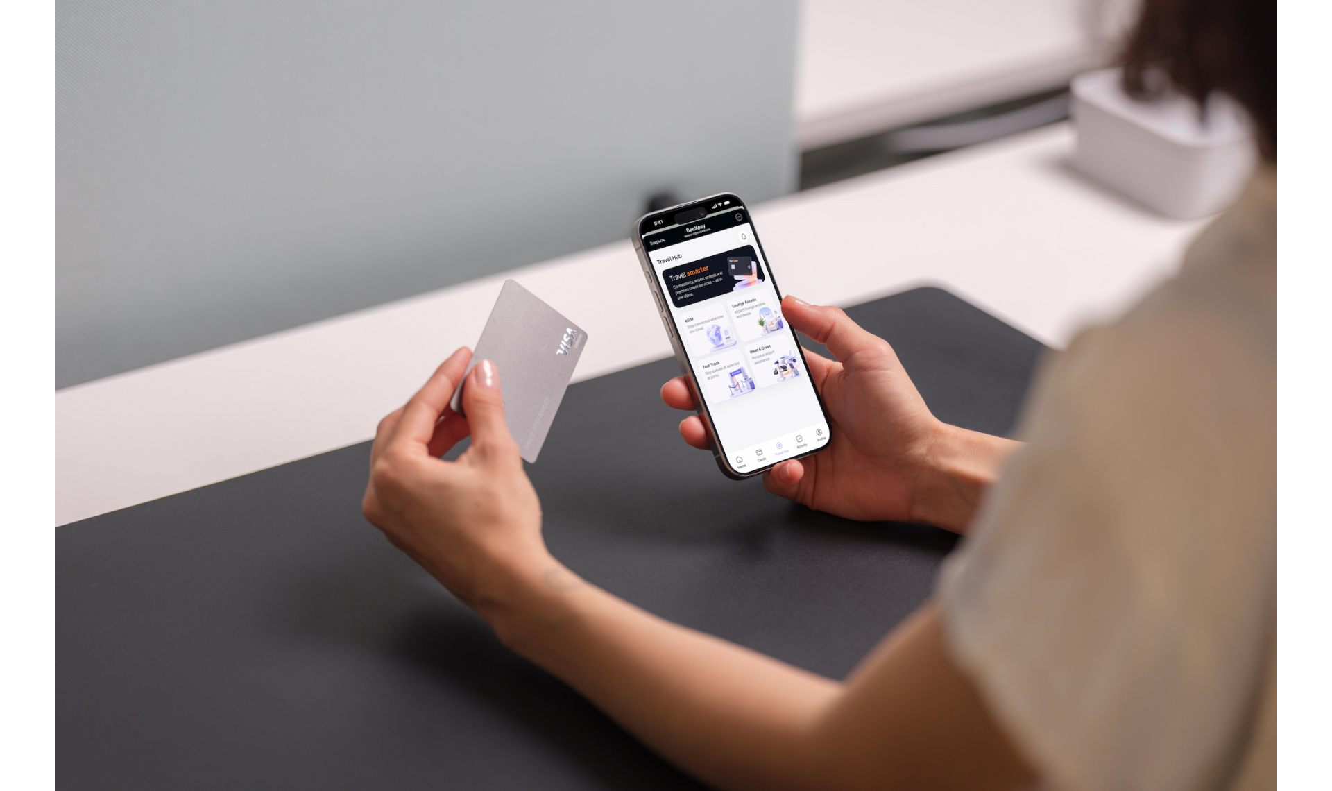 Криптобанкинг: карты, криптоактивы, платежи и eSIM — скриншот интерфейса (5)